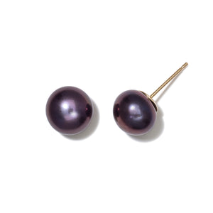 Nostalgic Glow Pearl Stud Earrings